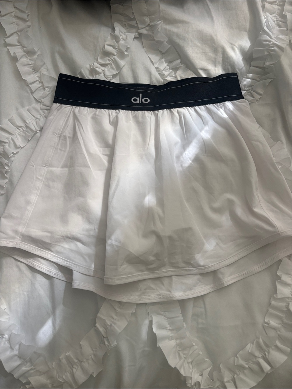 ALO Yoga White Athletic Skirt with Black Waistband